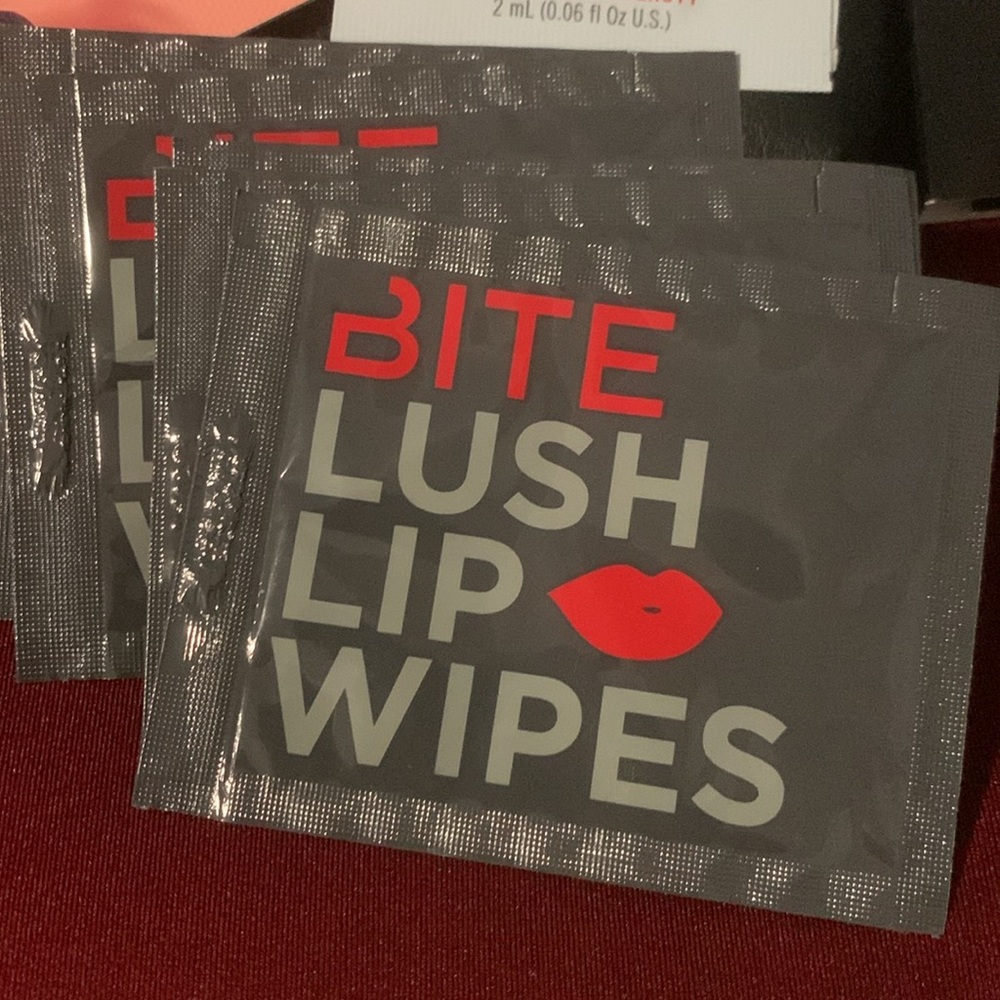 Makeup Bundle - Picture 4 of 9